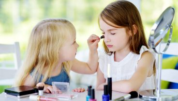 子供に美容は害なのか、米紙はどう結論を出したのか　Photo by Getty Images